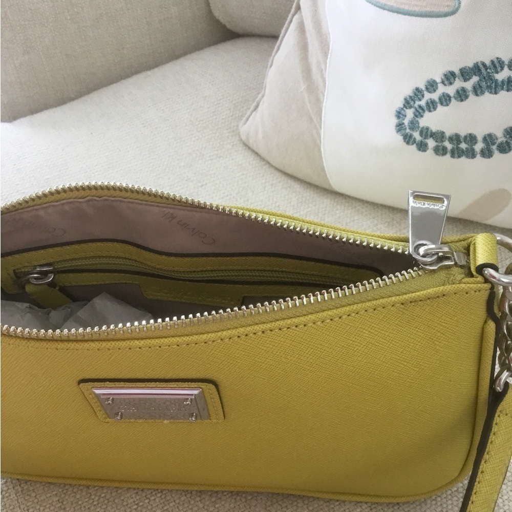 Calvin Klein Yellow Shoulder Bag with Gold Hardware - Picture 5 of 7